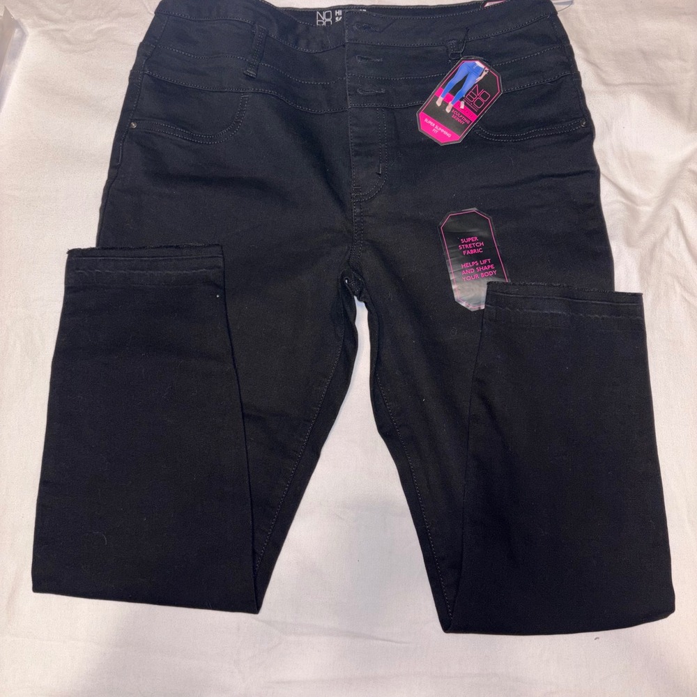 No Boundaries High Rise Sculpting Skinny Jeans Grunge Super Stretch Size 15 NWT